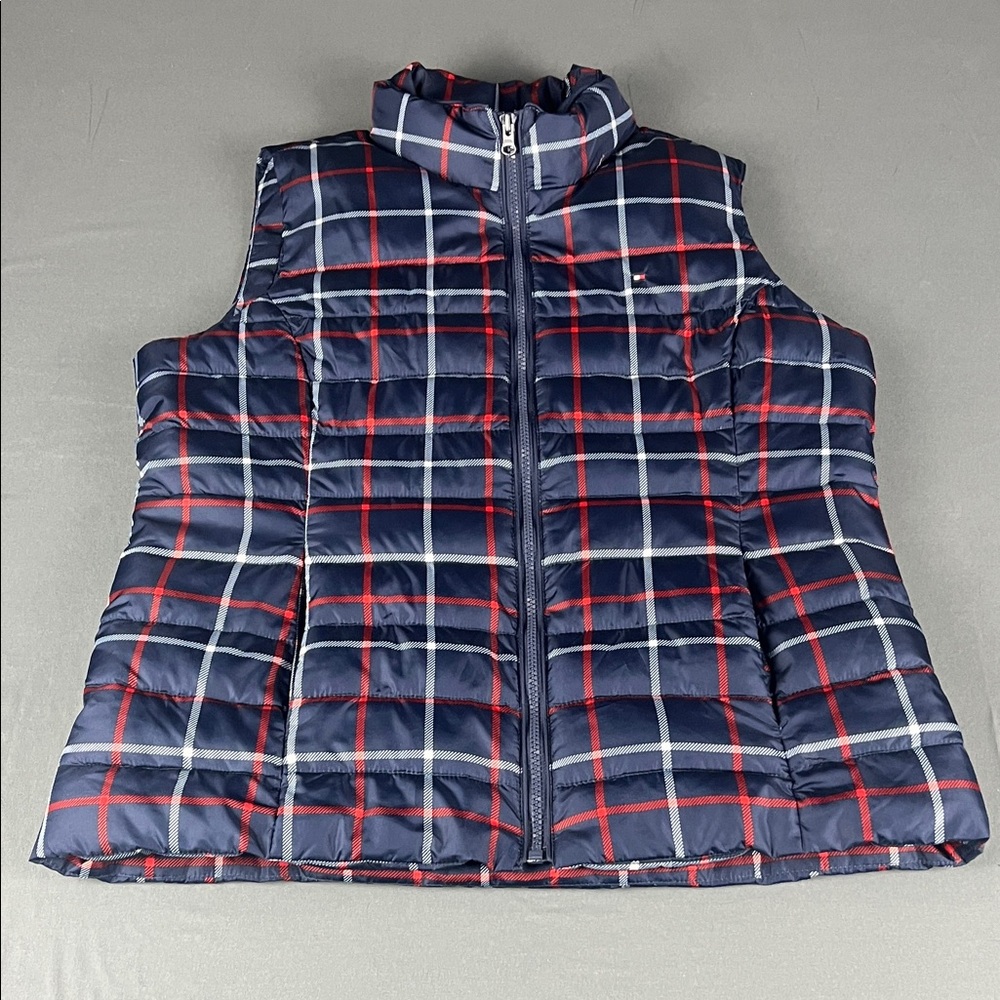 Tommy Hilfiger Men’s Large Navy and‎ Red Plaid Vest Full Zipper w/ pockets